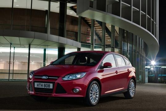 การทดสอบเปรียบเทียบ Ford Focus และ Toyota Corolla: ประวัติเครดิต Ford Focus หรือ Opel ไหนดีกว่ากัน