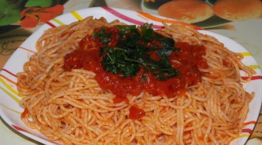 Recept på tomatsås till spagetti.  Hur man gör tomatsås för spagetti.  Hur man gör tomatpuré för spagetti